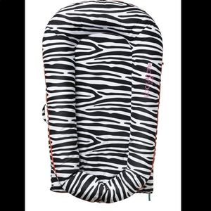 Deluxe Zebra Dock a Tot